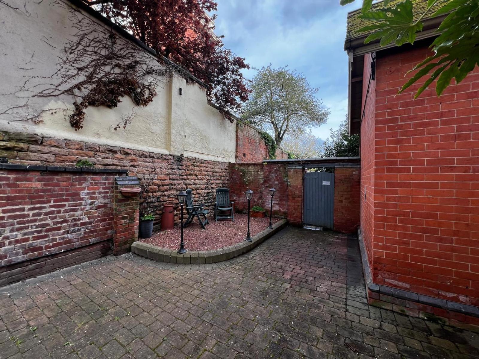 Historic House In The Park, Private Courtyard Near The Castle Apartment Nottingham Ngoại thất bức ảnh